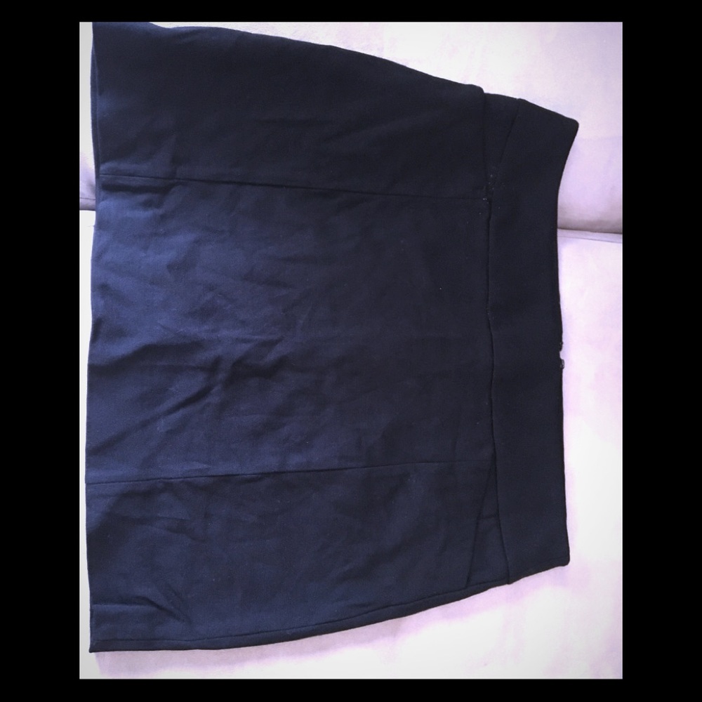 EUC black WHBM mini skirt-sz Small